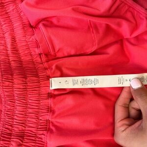 Lululemon 2.5” HR hotty hot shorts size 4 color lipgloss